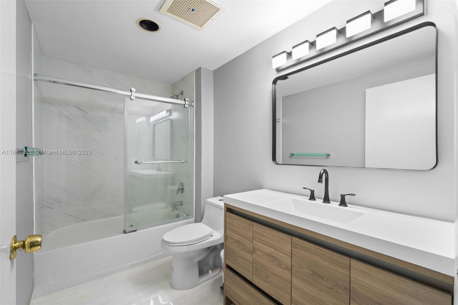 OCEAN POINT BEACH CLUB - Residential