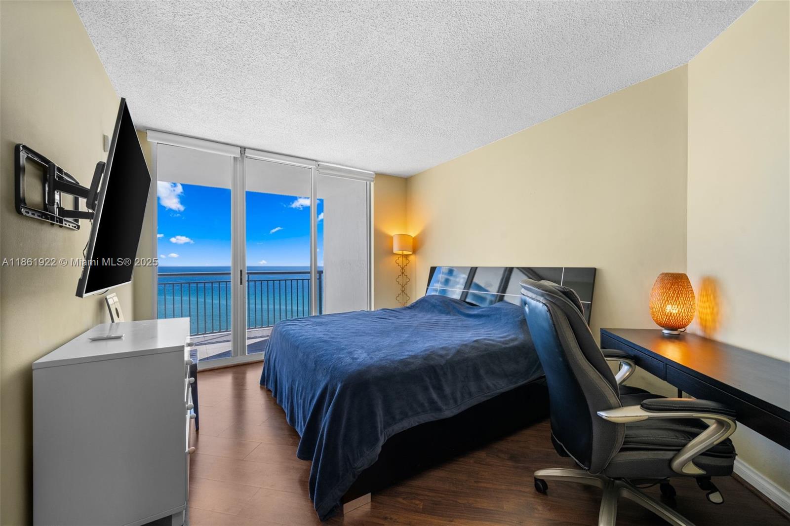 OCEAN POINT BEACH CLUB - Residential