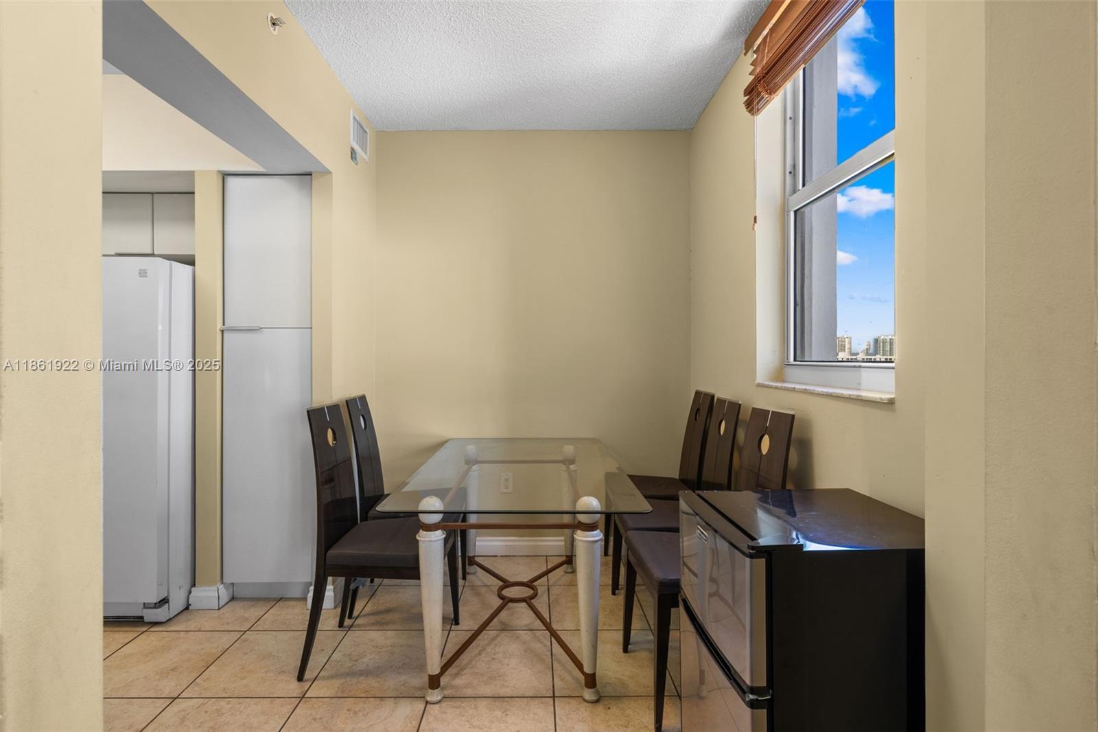 OCEAN POINT BEACH CLUB - Residential