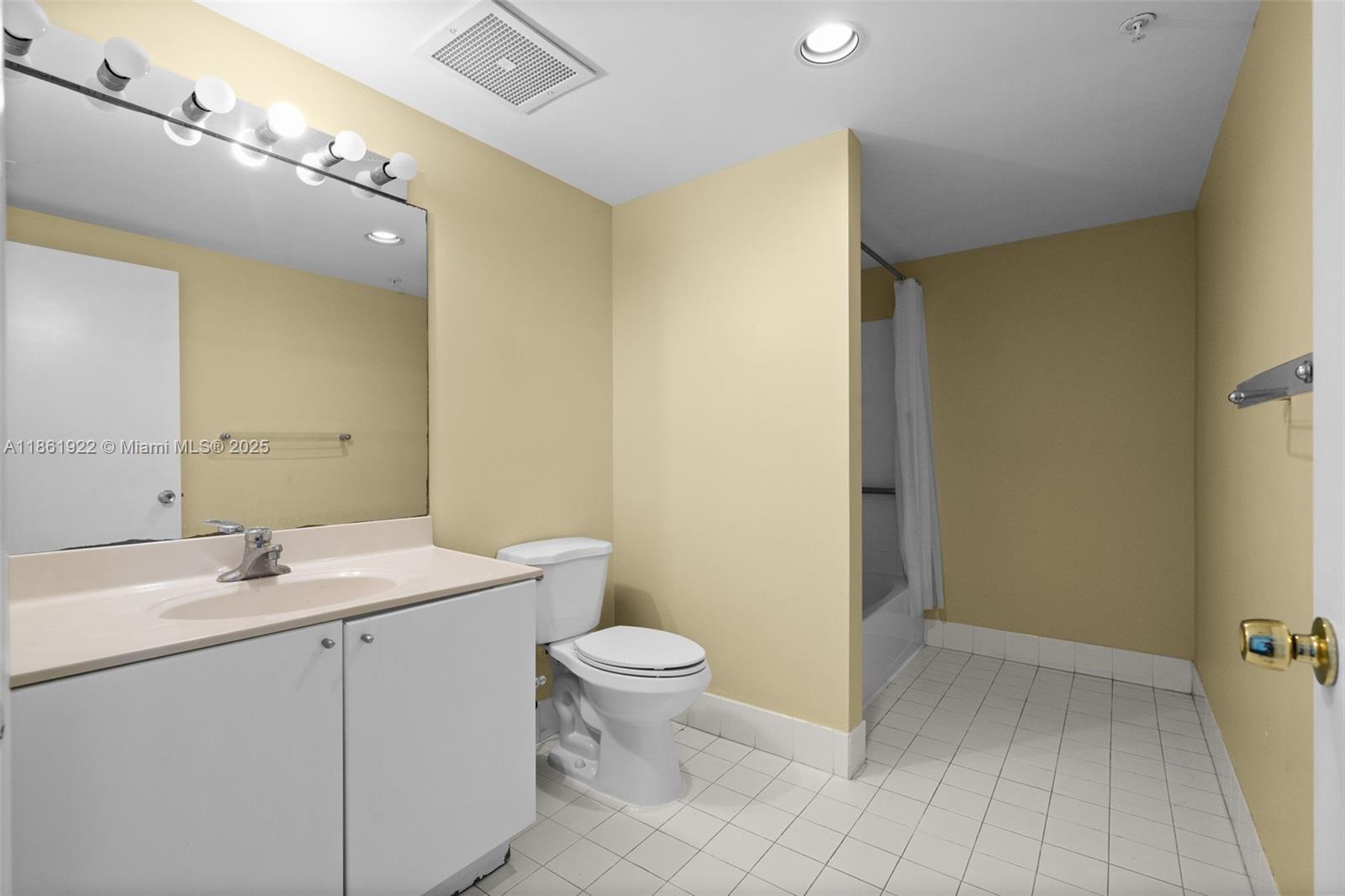 OCEAN POINT BEACH CLUB - Residential