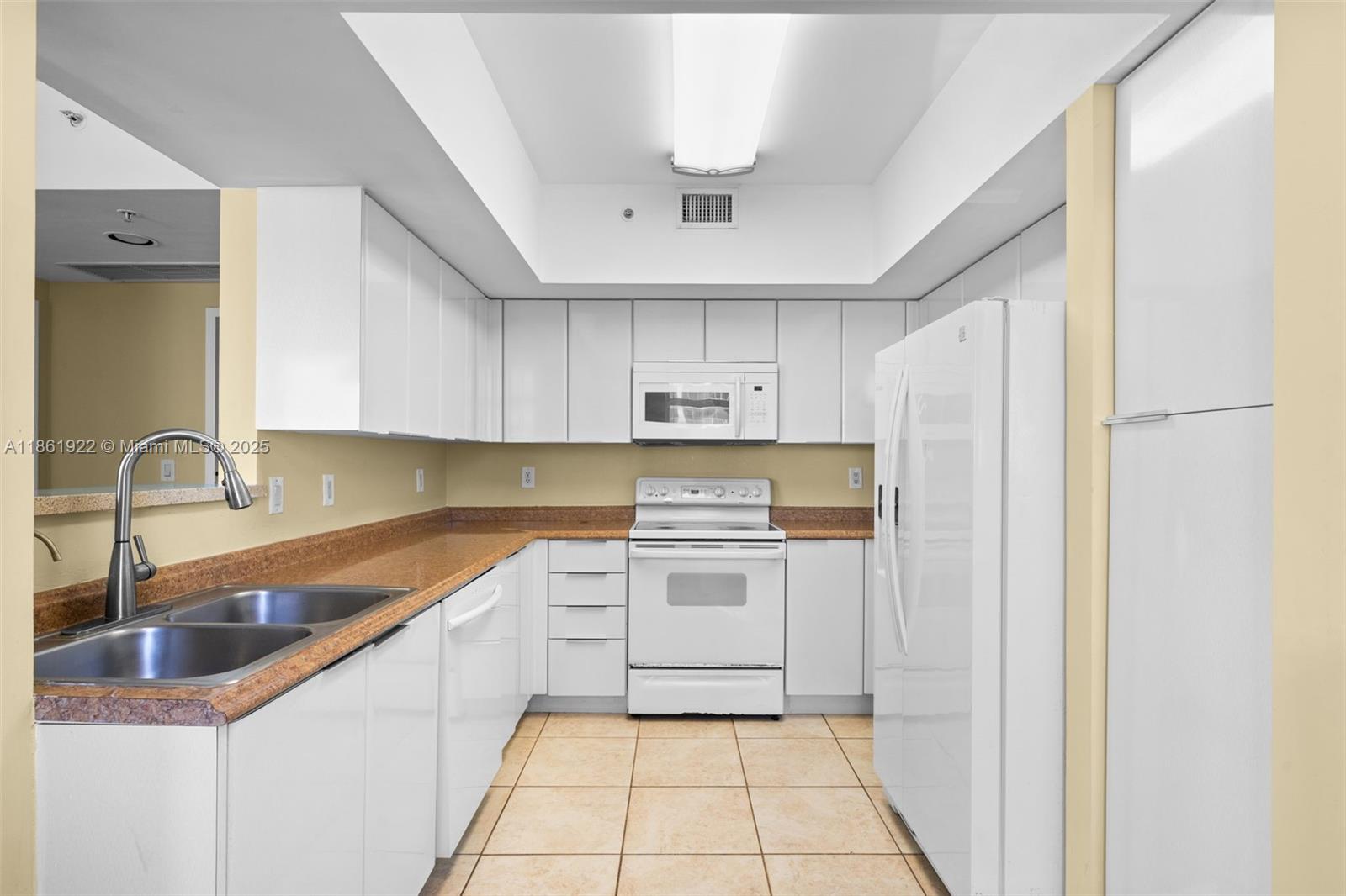 OCEAN POINT BEACH CLUB - Residential