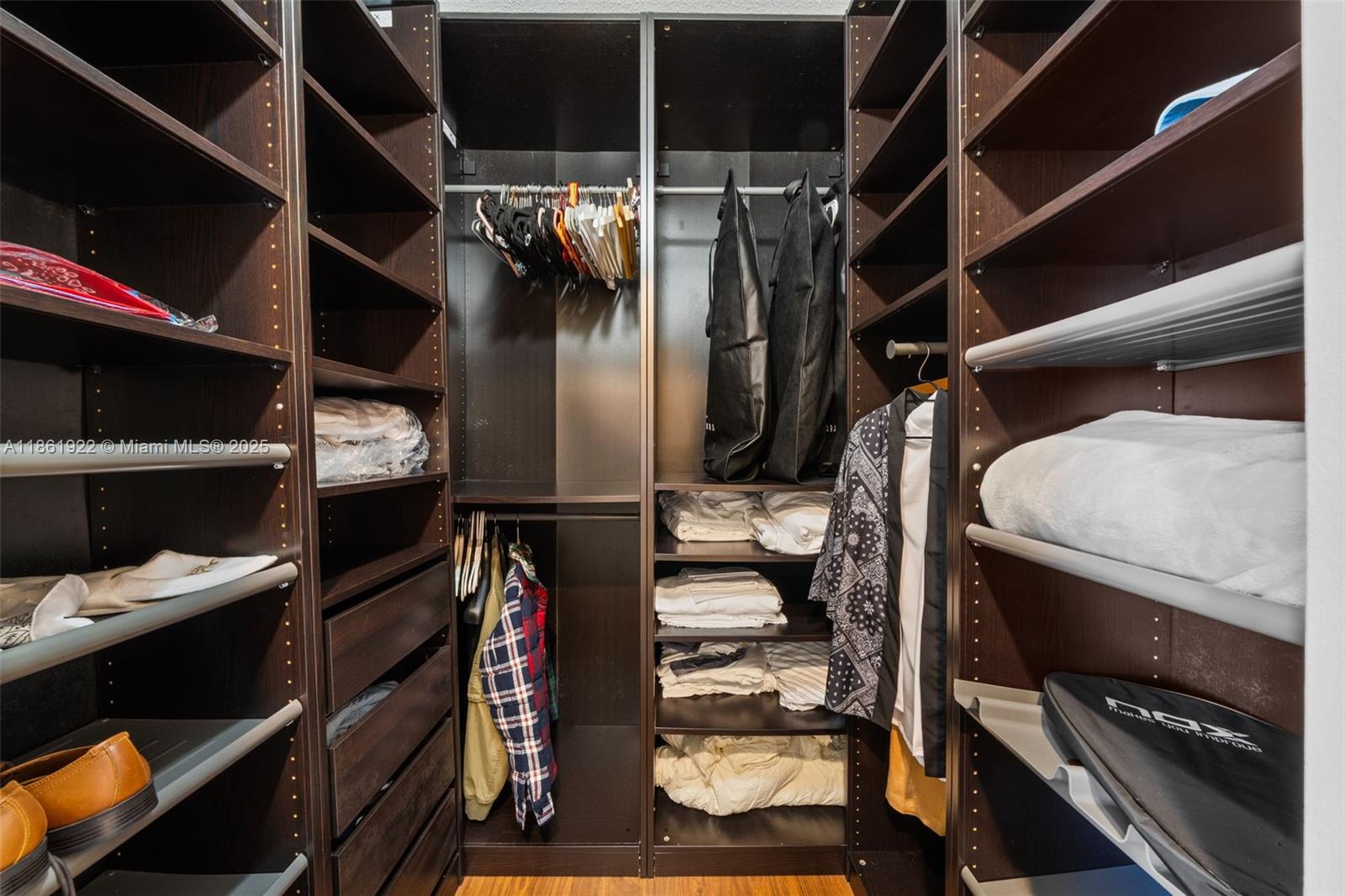 OCEAN POINT BEACH CLUB - Residential