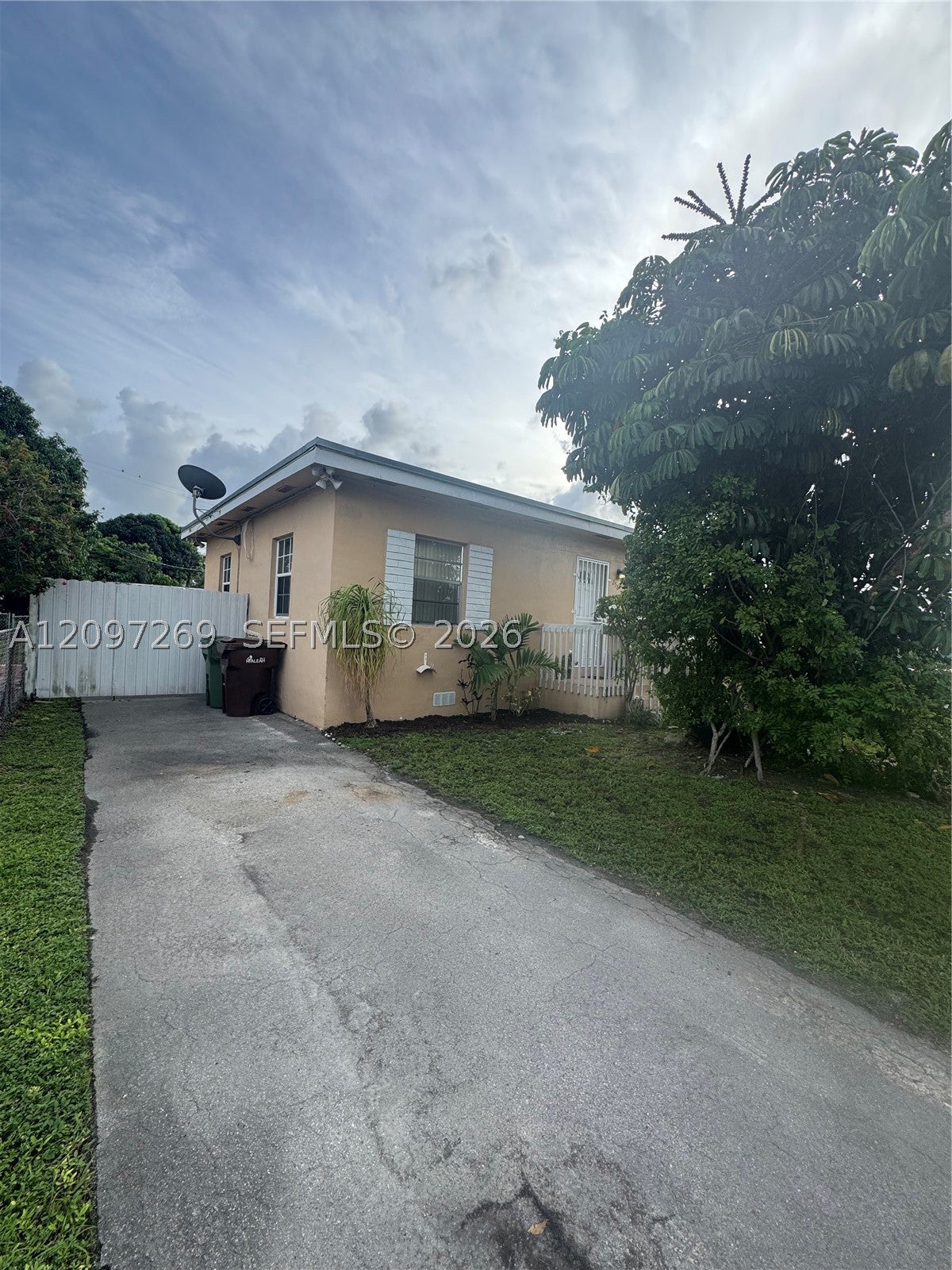 258 E 46th St