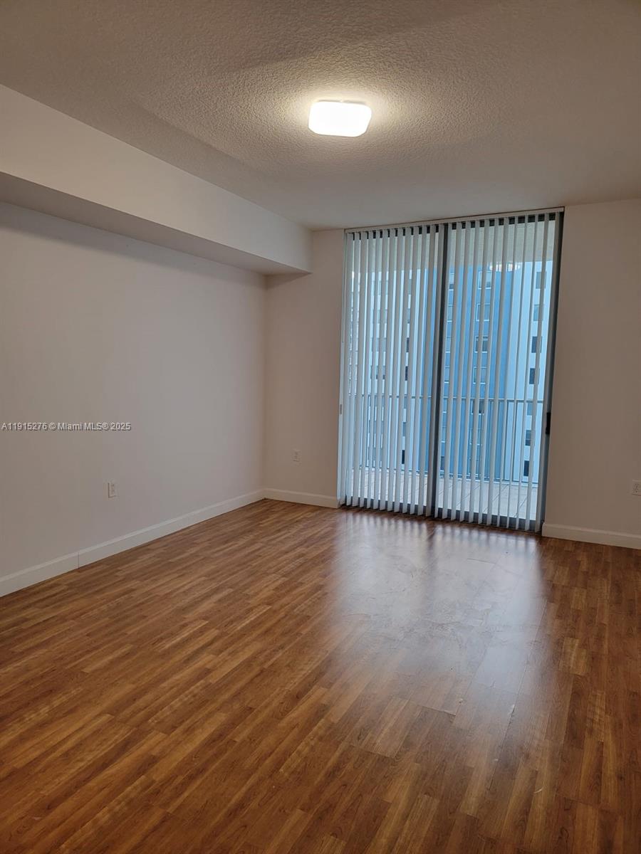 HOLLYWOOD STATION RES CON - Residential Lease