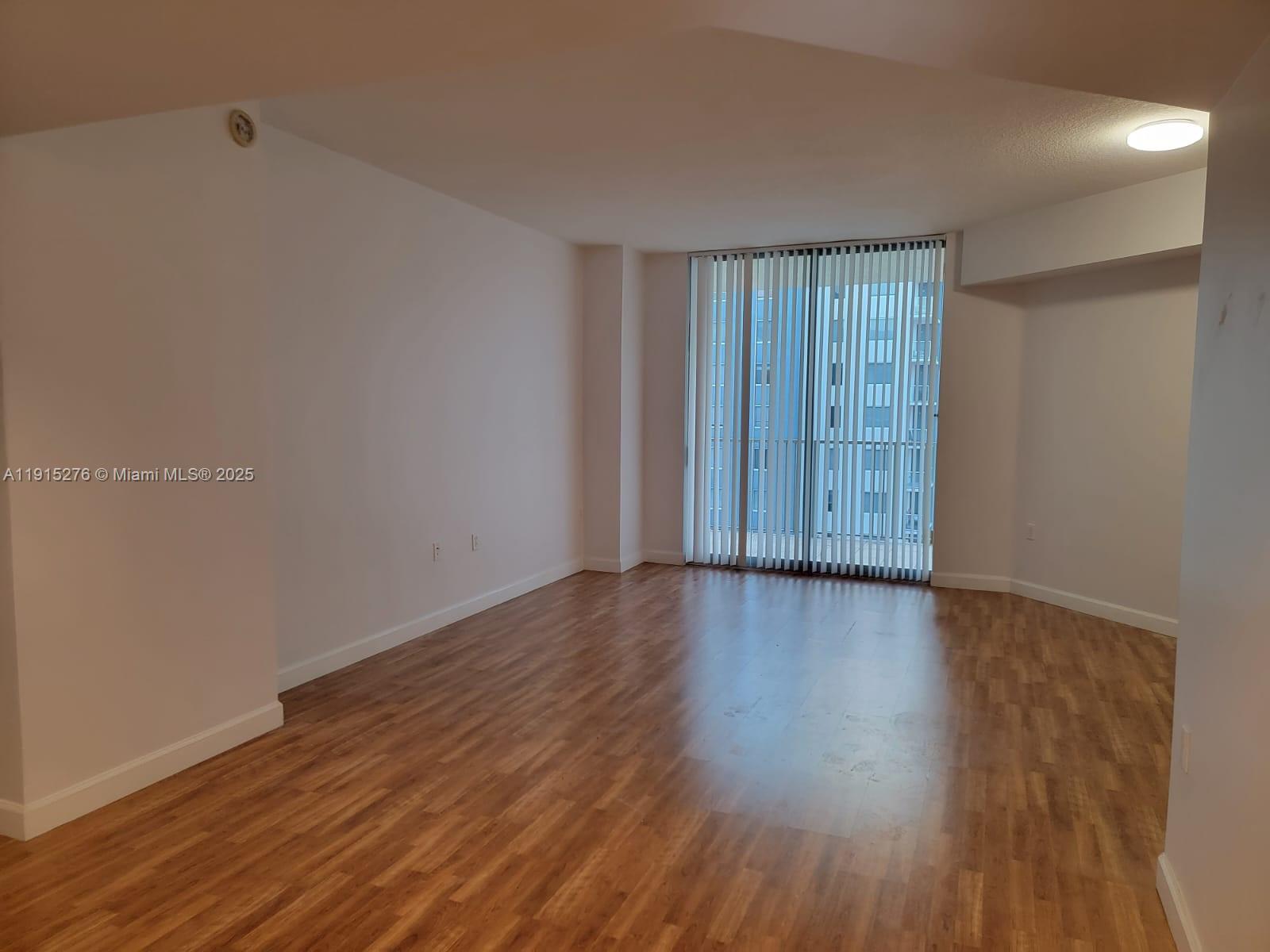 HOLLYWOOD STATION RES CON - Residential Lease