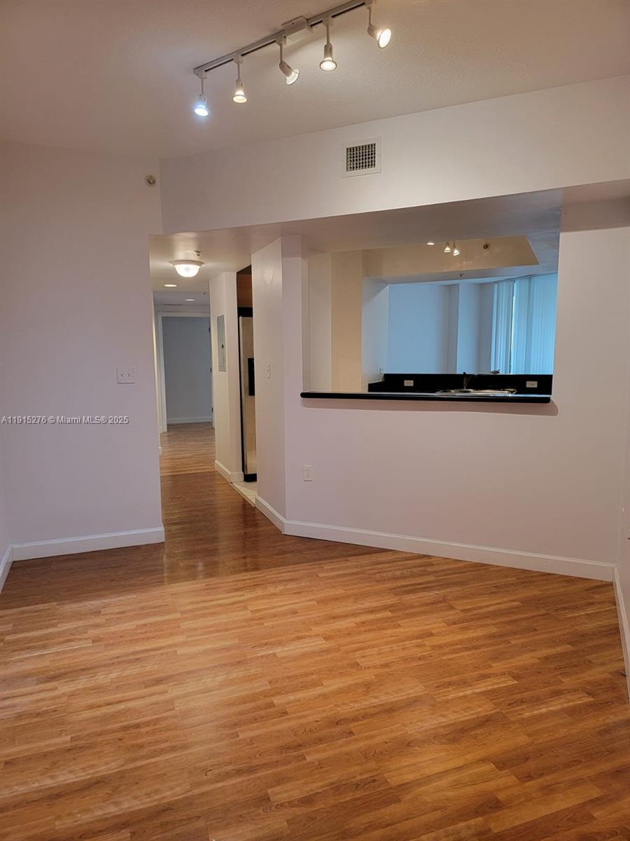 HOLLYWOOD STATION RES CON - Residential Lease