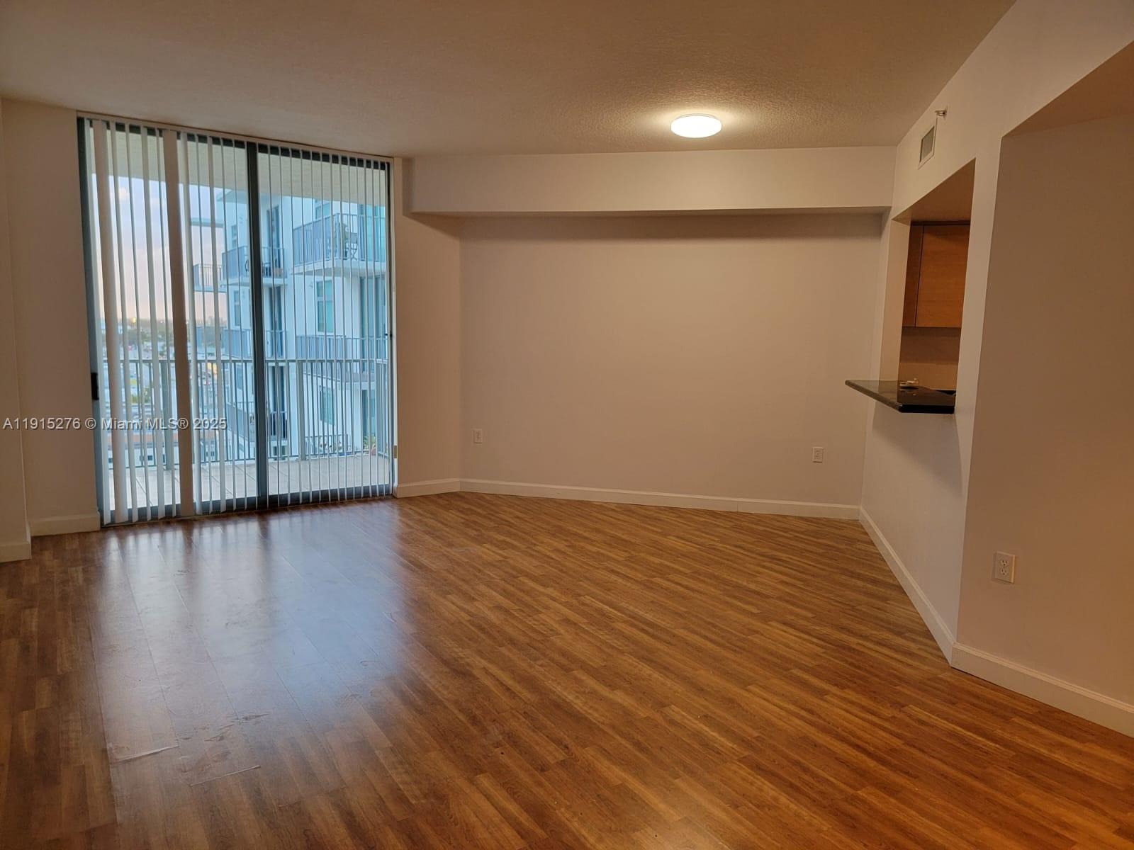 HOLLYWOOD STATION RES CON - Residential Lease