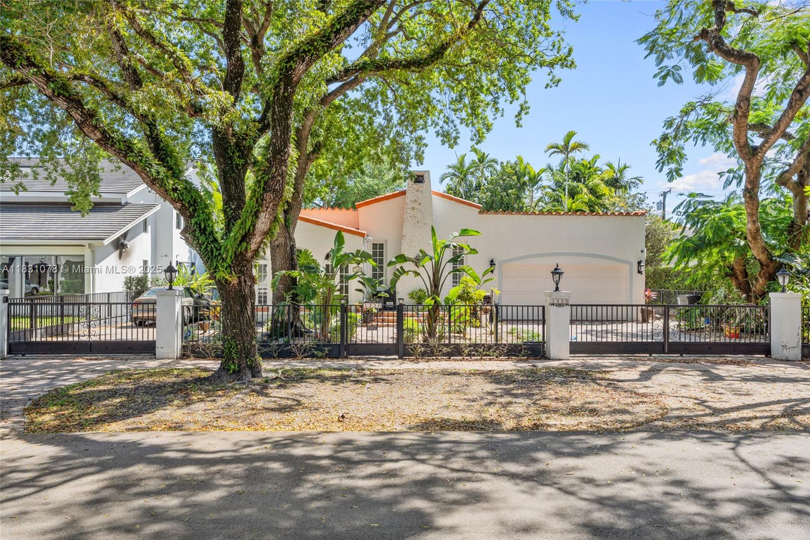 1320 Obispo Ave