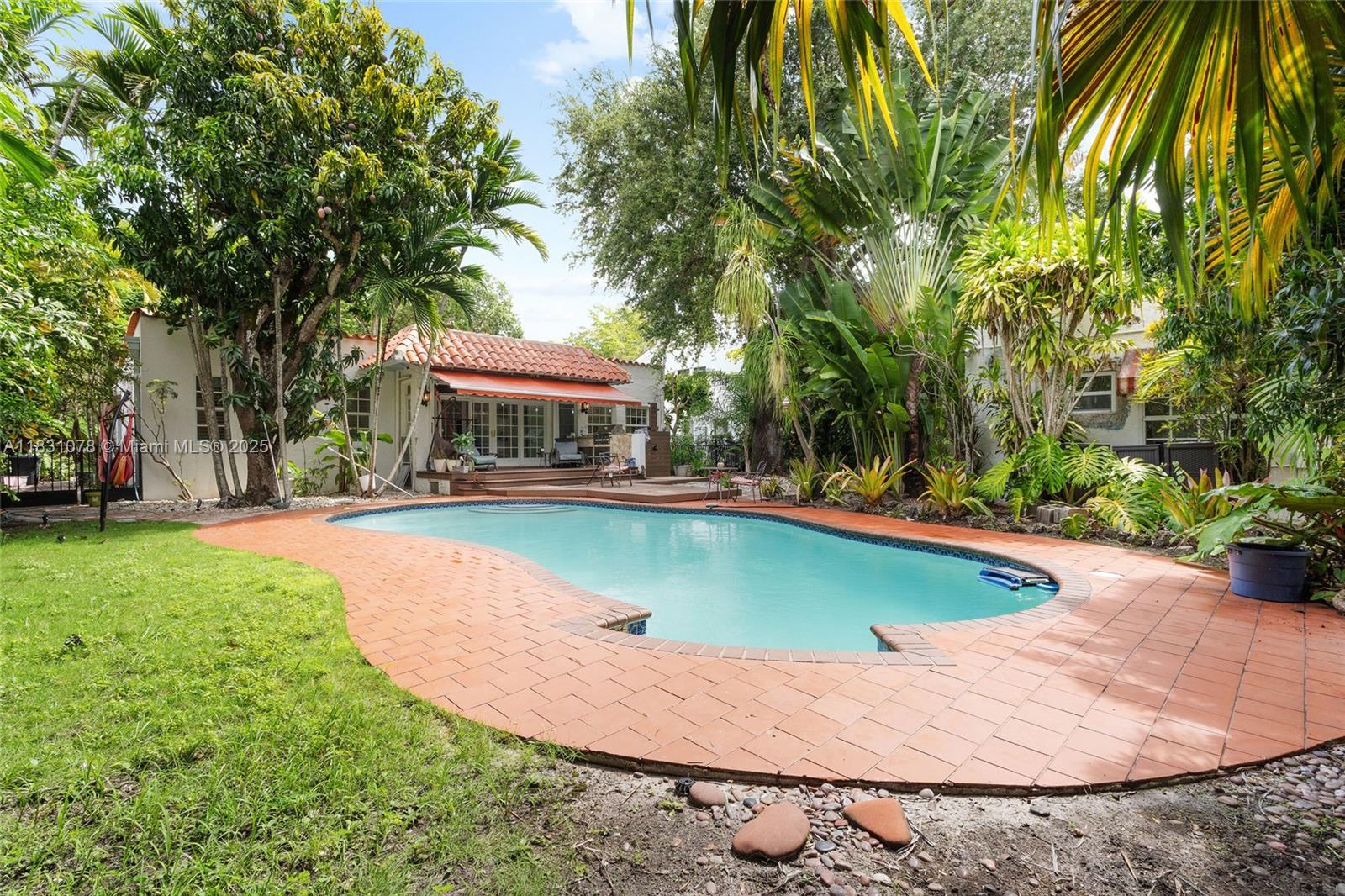 CORAL GABLES SEC E - Residential