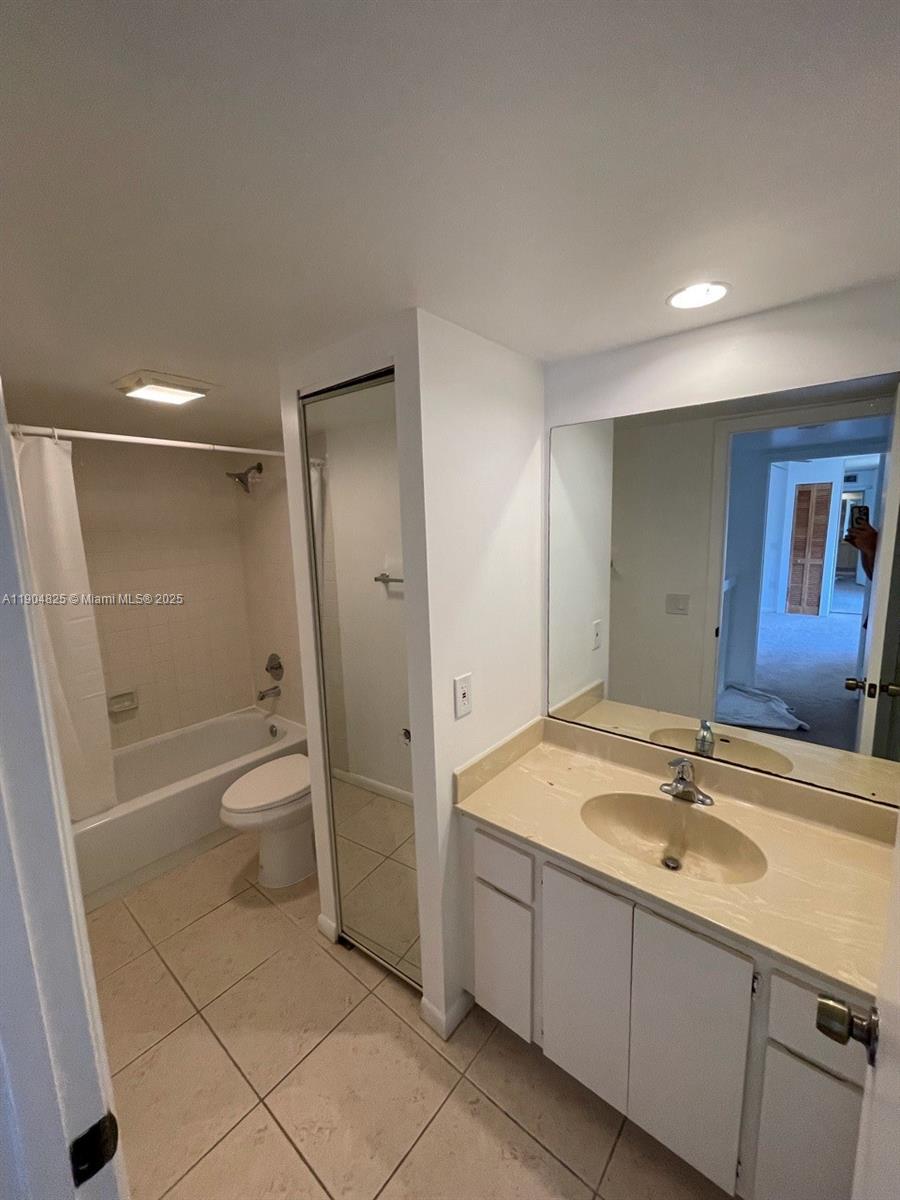 VILLAGE OF SANDALWOOD LAK - Residential