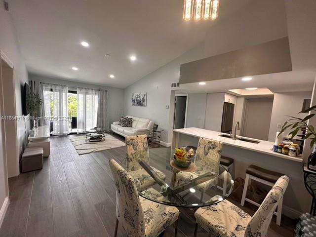 VISCONTI CONDO - Residential