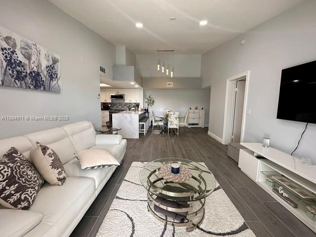 VISCONTI CONDO - Residential
