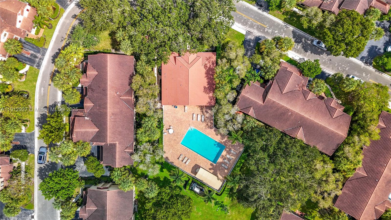 BRIDGEWATER CONDO - Residential