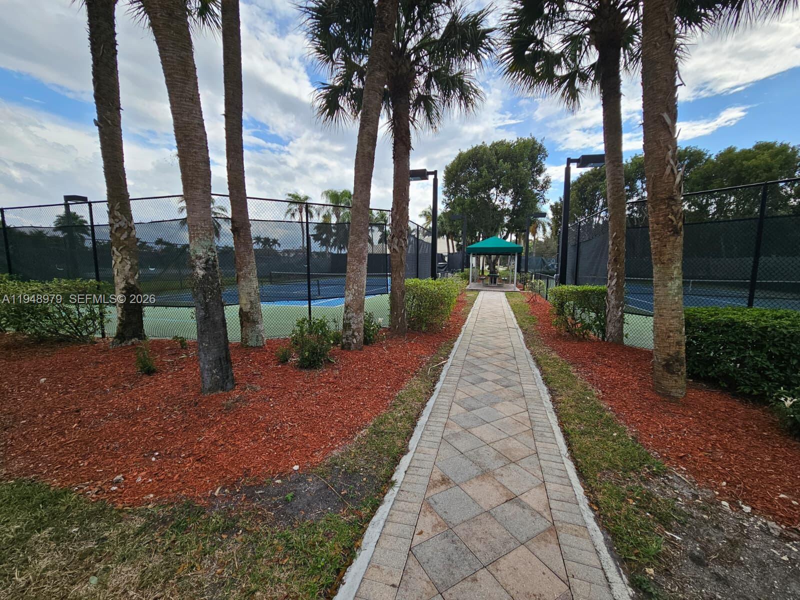 KAPOK GROVE ESTATES - Land