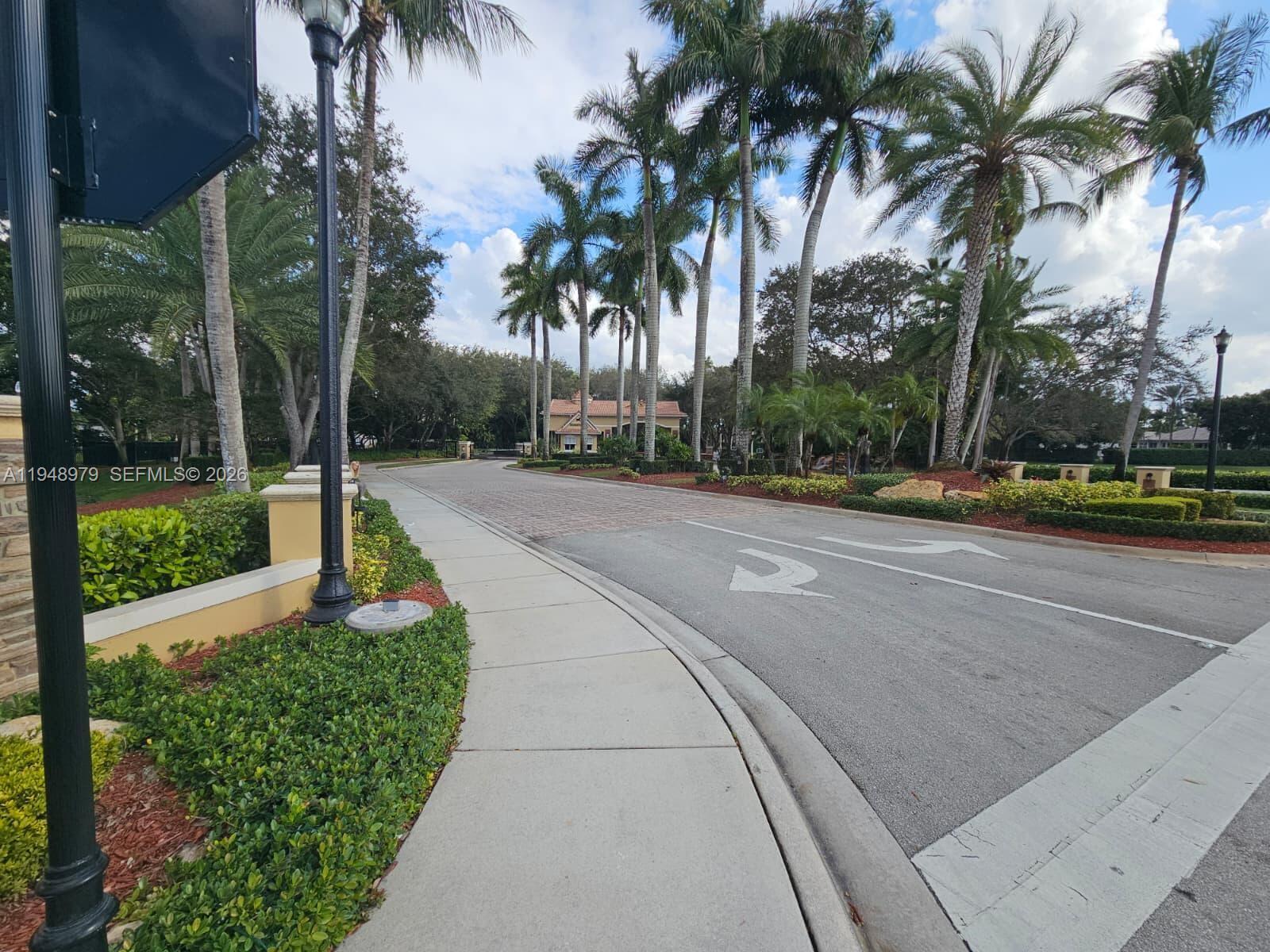 KAPOK GROVE ESTATES - Land