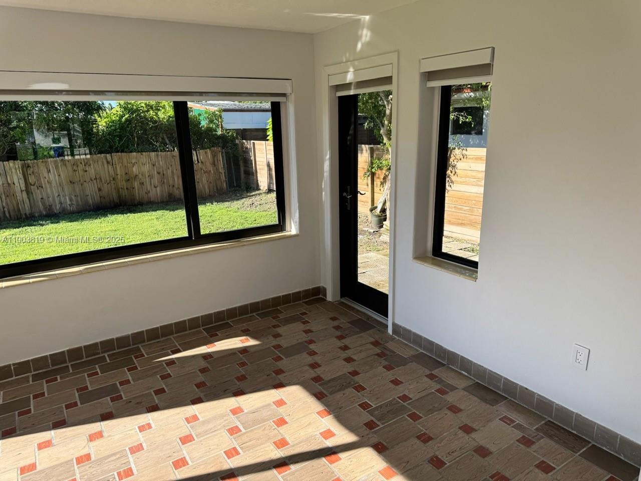 SILVER BLUFF EST-SEC B - Residential Lease