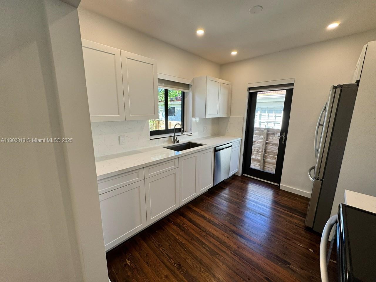 SILVER BLUFF EST-SEC B - Residential Lease