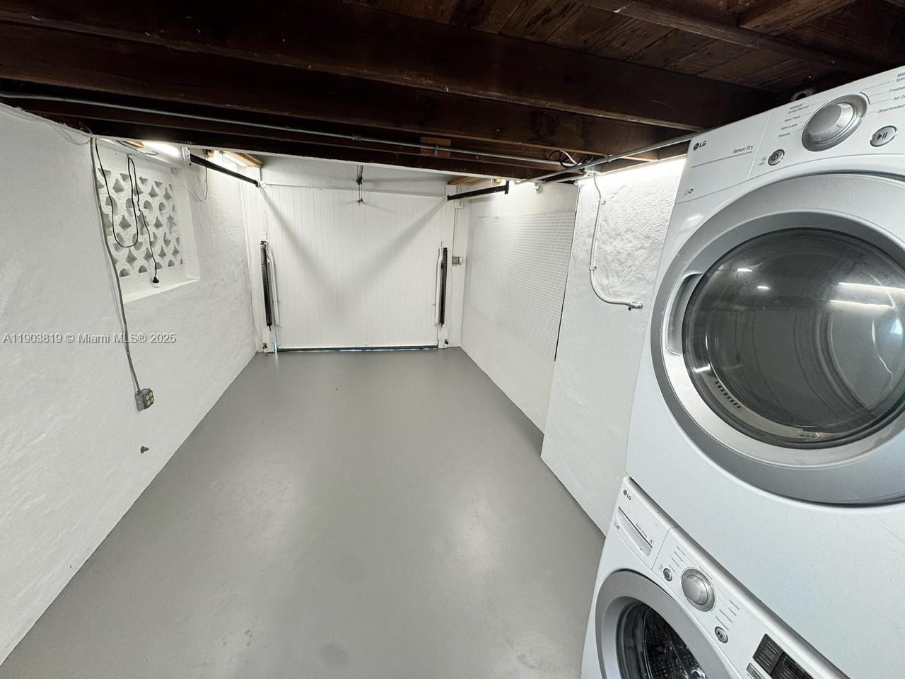 SILVER BLUFF EST-SEC B - Residential Lease