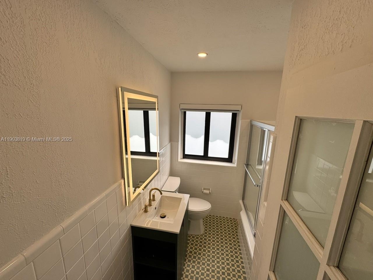 SILVER BLUFF EST-SEC B - Residential Lease