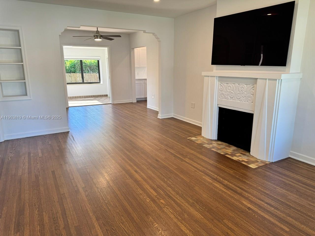 SILVER BLUFF EST-SEC B - Residential Lease