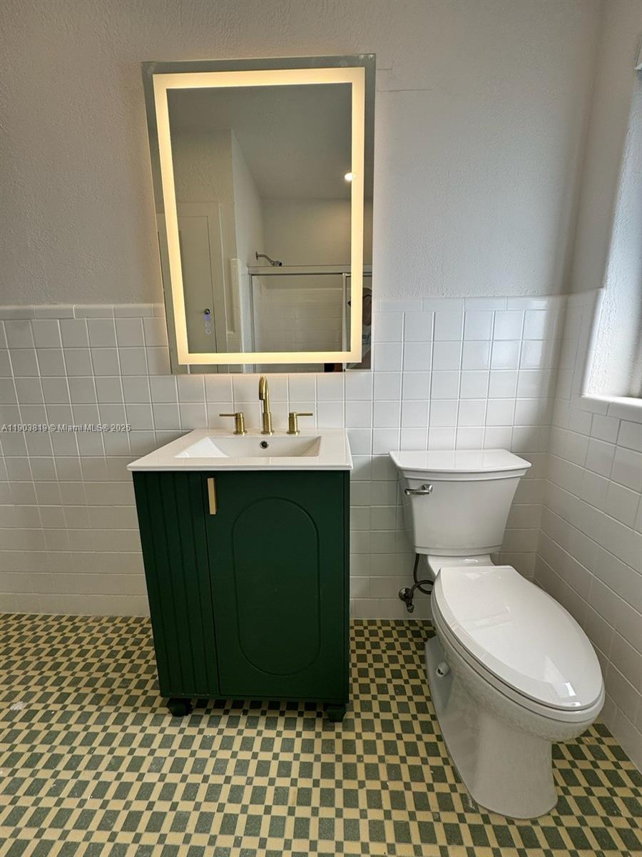 SILVER BLUFF EST-SEC B - Residential Lease