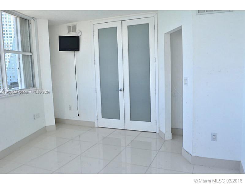 905 Brickell Bay Dr 1030