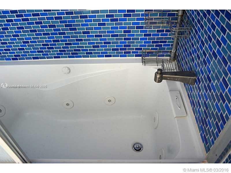 905 Brickell Bay Dr 1030