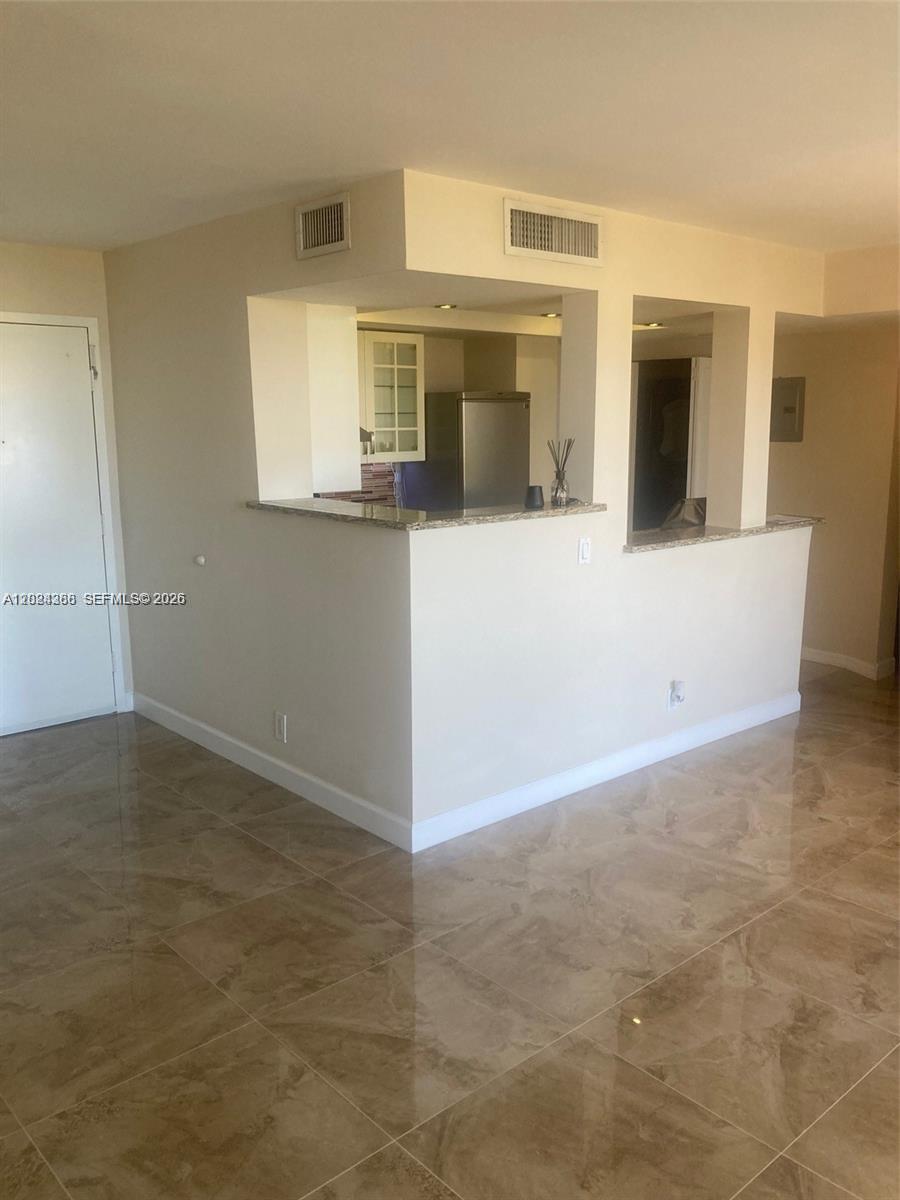 PLAZA 15 CONDO - Residential