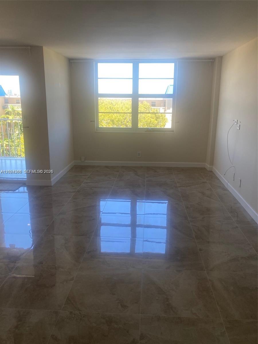 PLAZA 15 CONDO - Residential