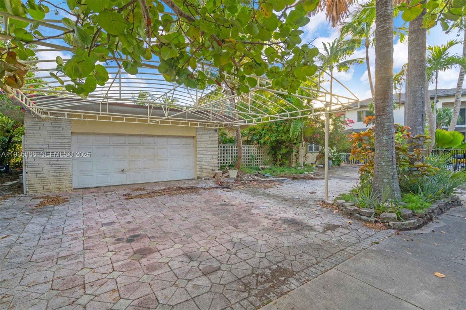 VENETIAN SEC KEYSTONE POI - Residential