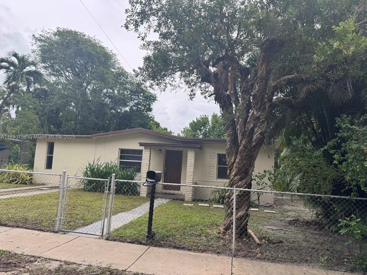 NICHOLS HEIGHTS ADDN - Residential Lease