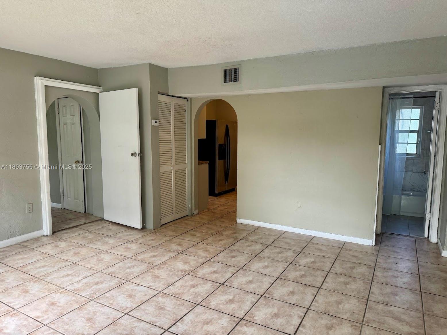 NICHOLS HEIGHTS ADDN - Residential Lease