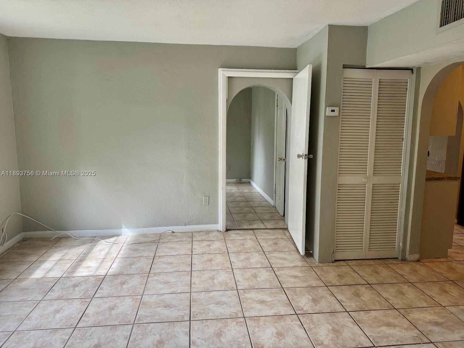 NICHOLS HEIGHTS ADDN - Residential Lease