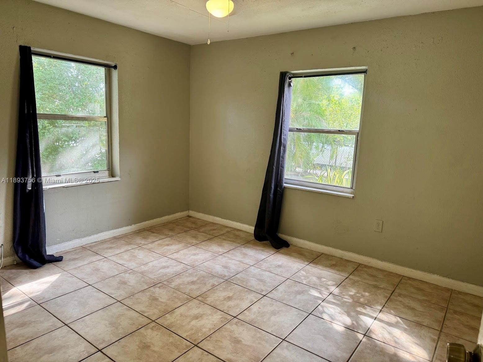 NICHOLS HEIGHTS ADDN - Residential Lease