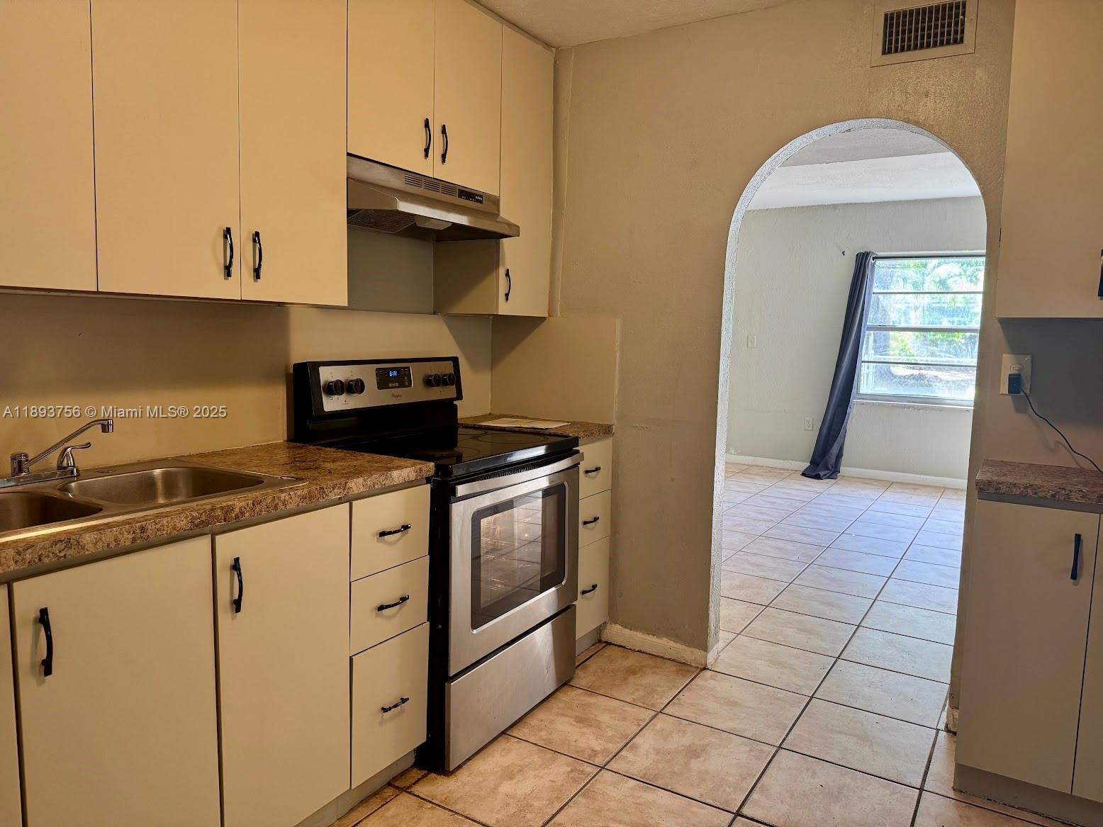 NICHOLS HEIGHTS ADDN - Residential Lease