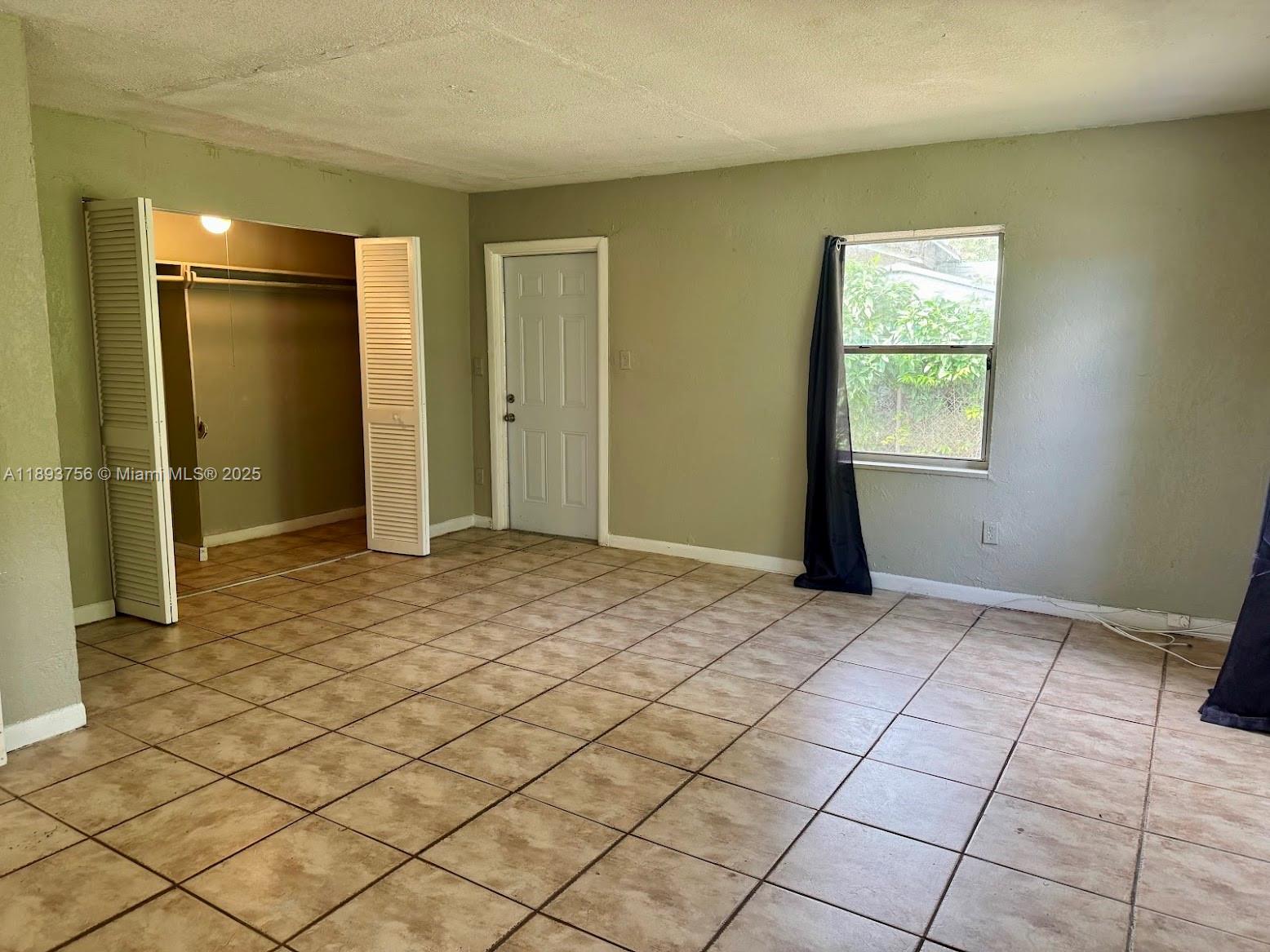 NICHOLS HEIGHTS ADDN - Residential Lease