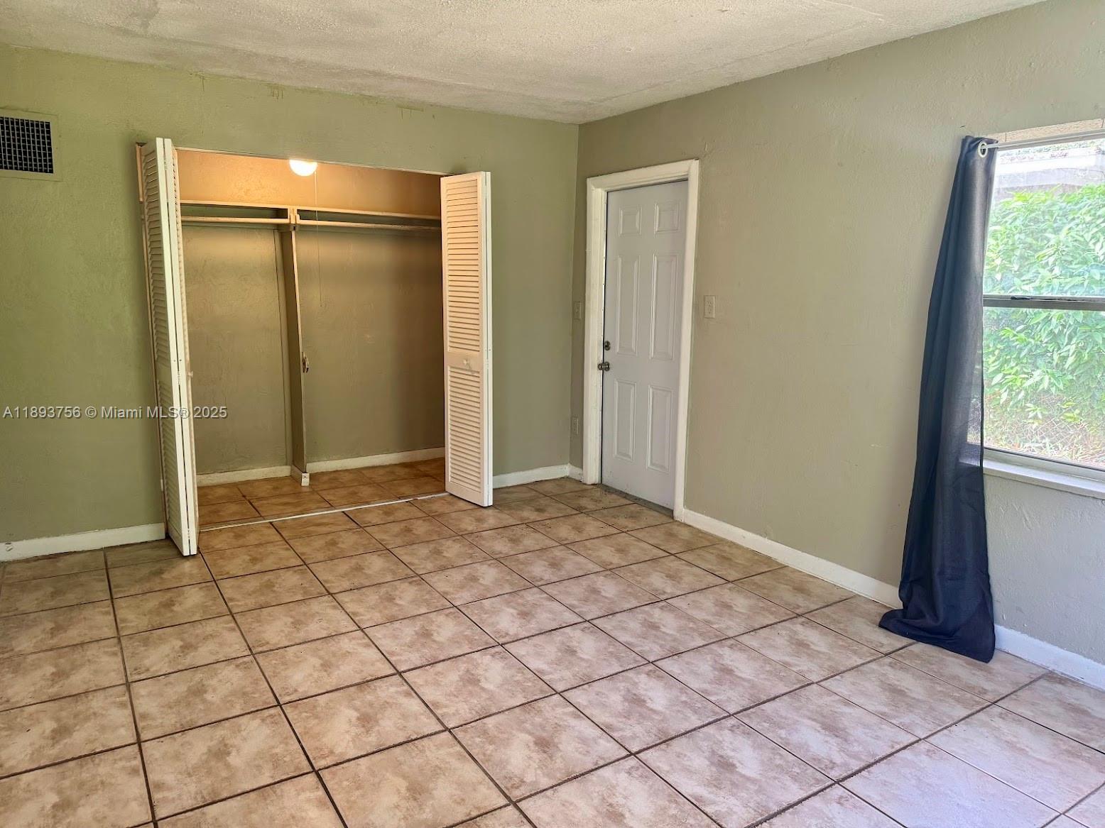 NICHOLS HEIGHTS ADDN - Residential Lease