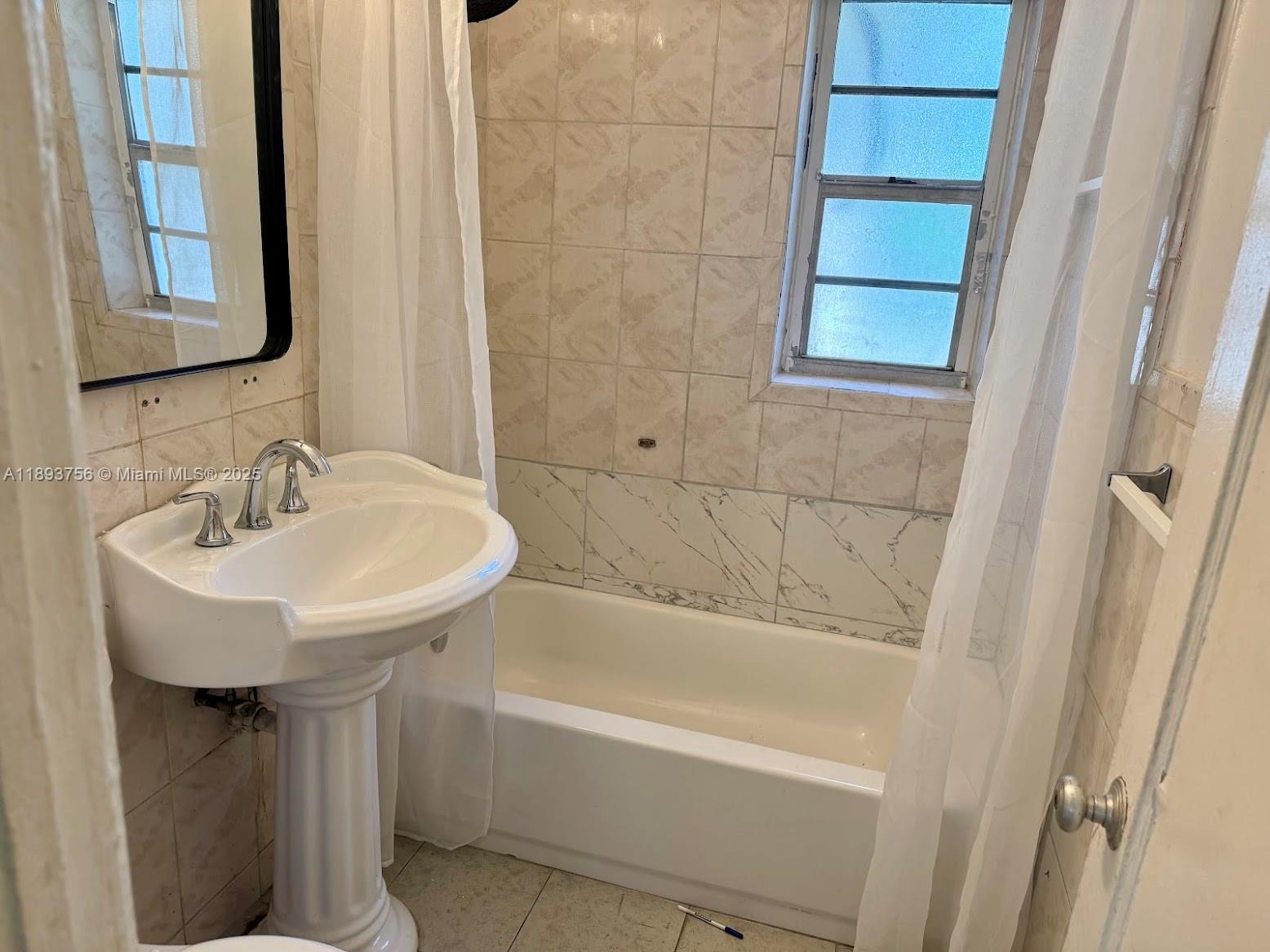 NICHOLS HEIGHTS ADDN - Residential Lease