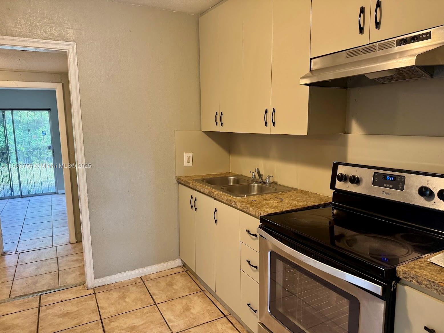 NICHOLS HEIGHTS ADDN - Residential Lease