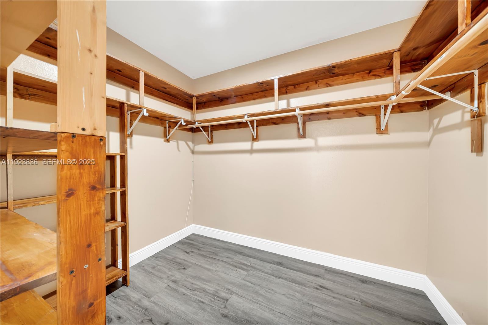 SNAPPER VILLAGE PHASE II - Residential Lease