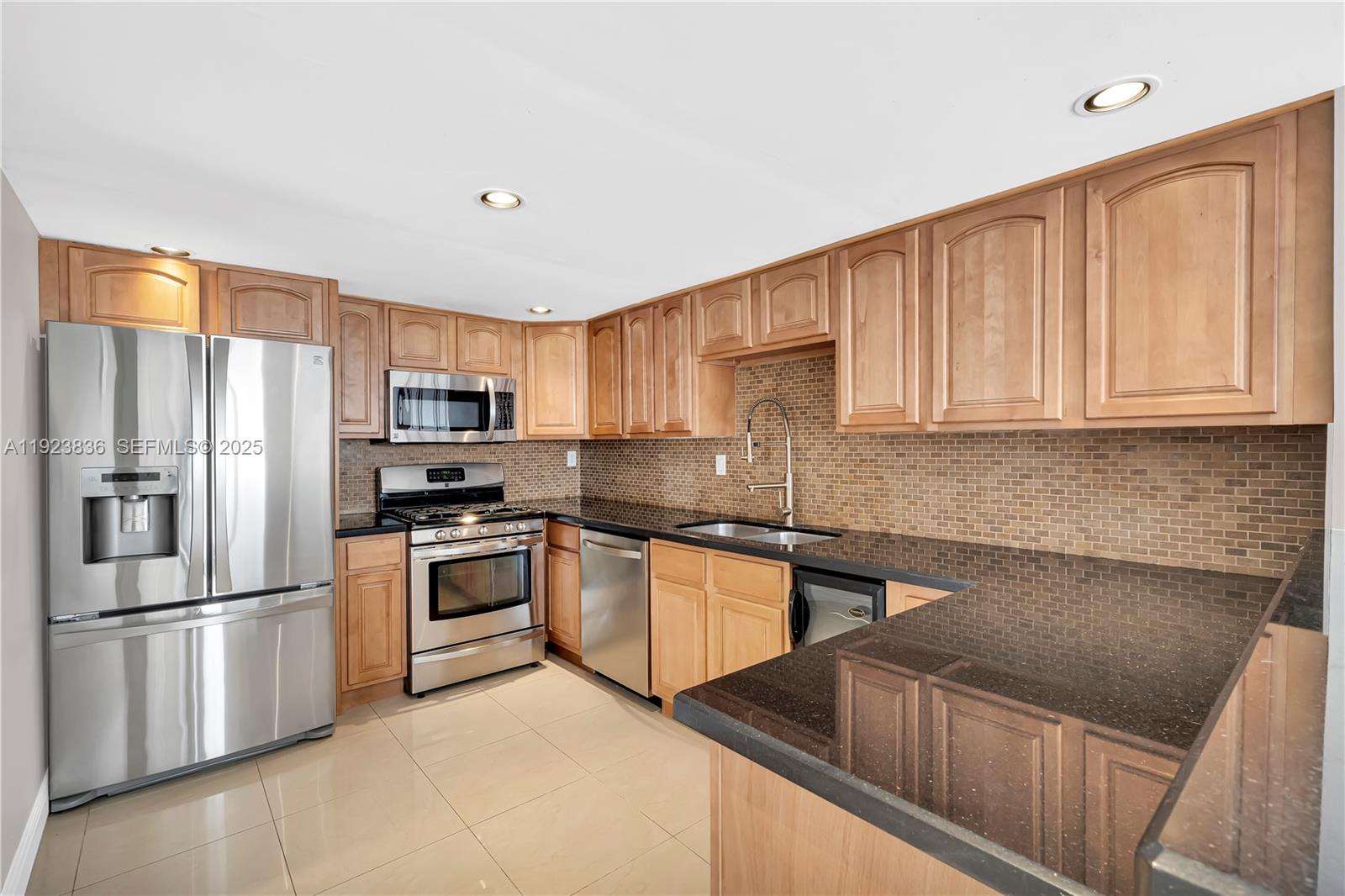 SNAPPER VILLAGE PHASE II - Residential Lease