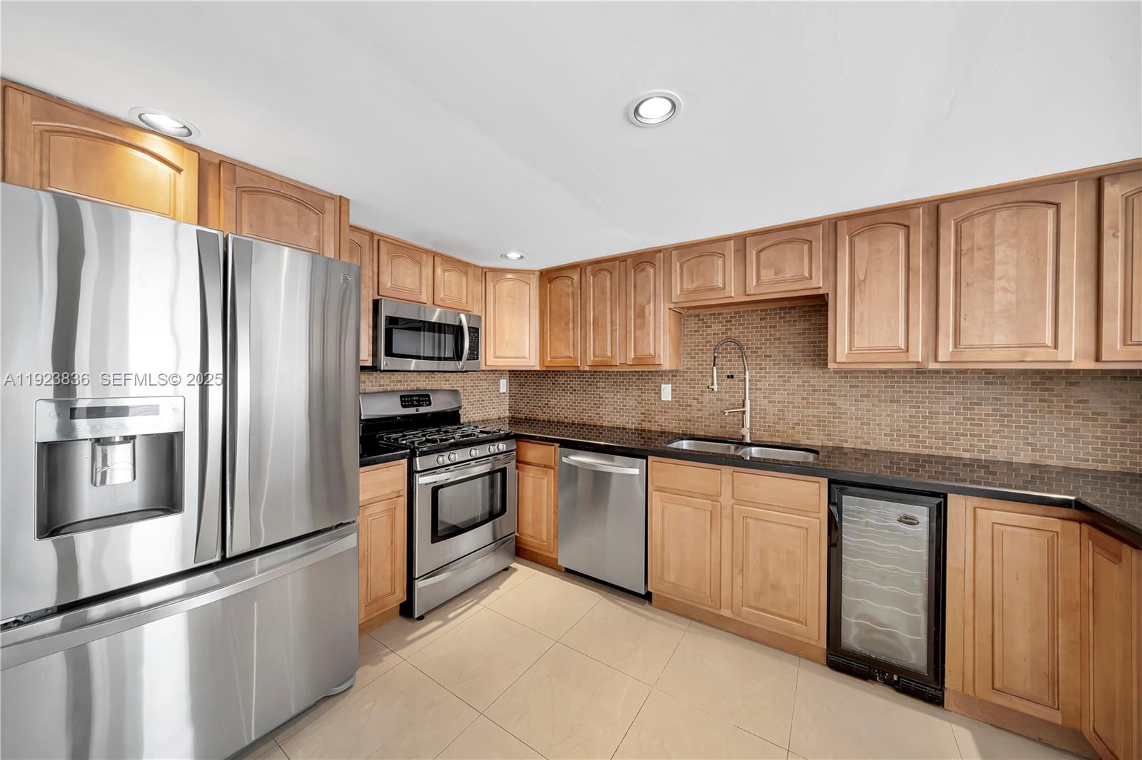 SNAPPER VILLAGE PHASE II - Residential Lease