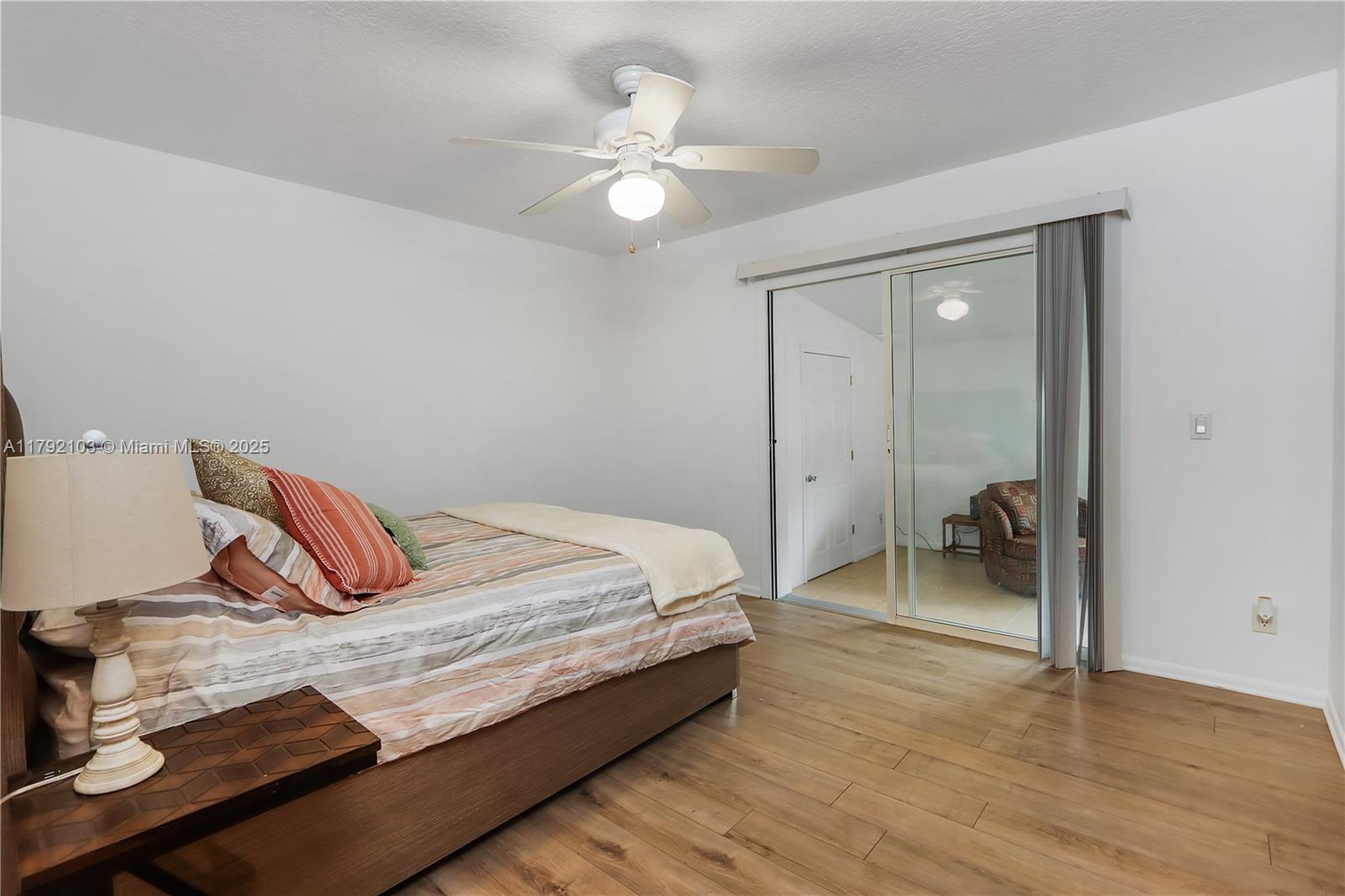 TROPICAL BEACH - Residential Income