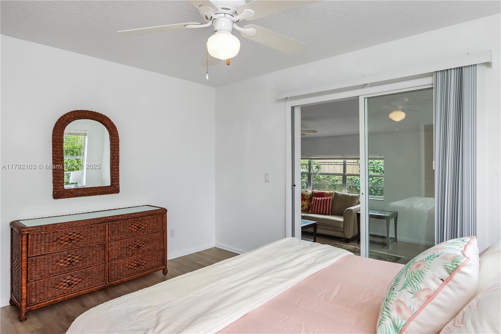 TROPICAL BEACH - Residential Income