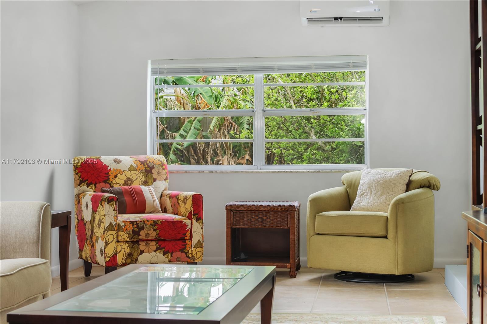 TROPICAL BEACH - Residential Income