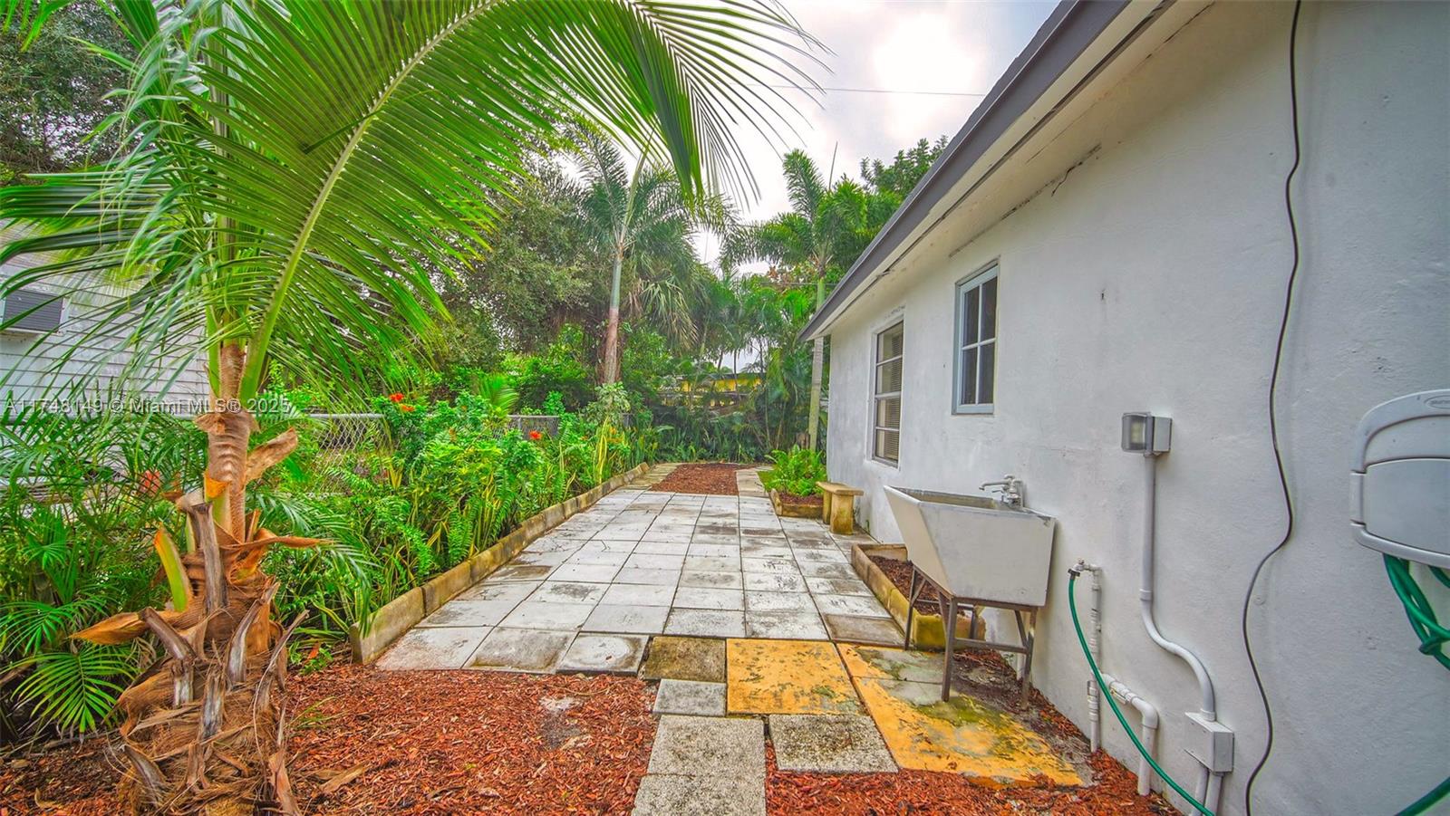 LAKE WORTH HEIGHTS - Residential Lease