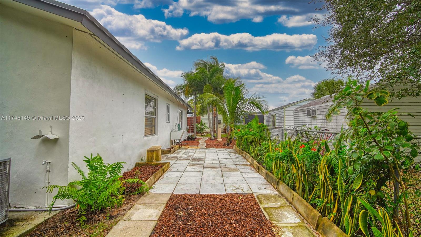 LAKE WORTH HEIGHTS - Residential Lease
