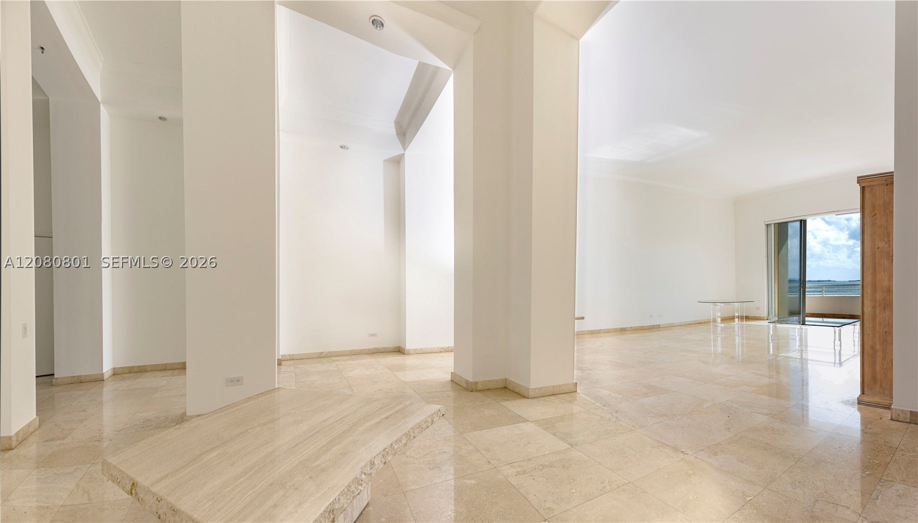 808 Brickell Key Dr 404