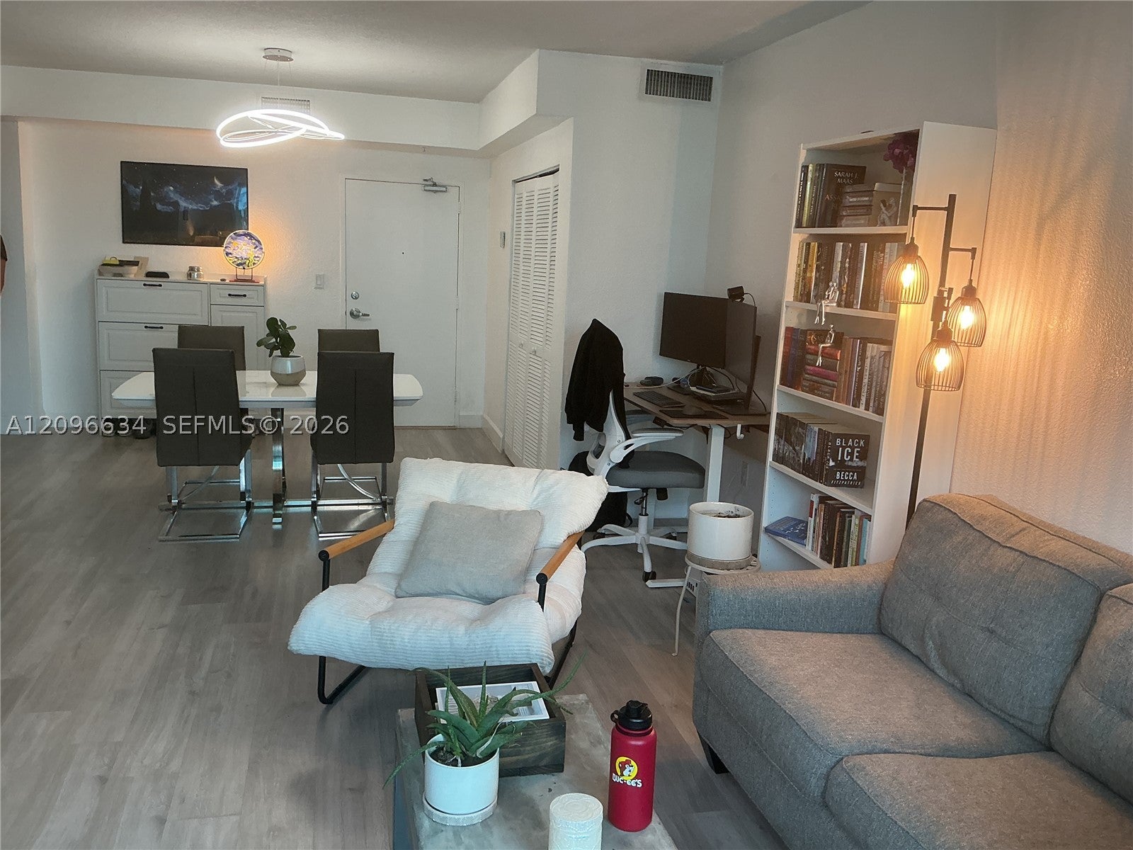 7501 E Treasure Dr 2L