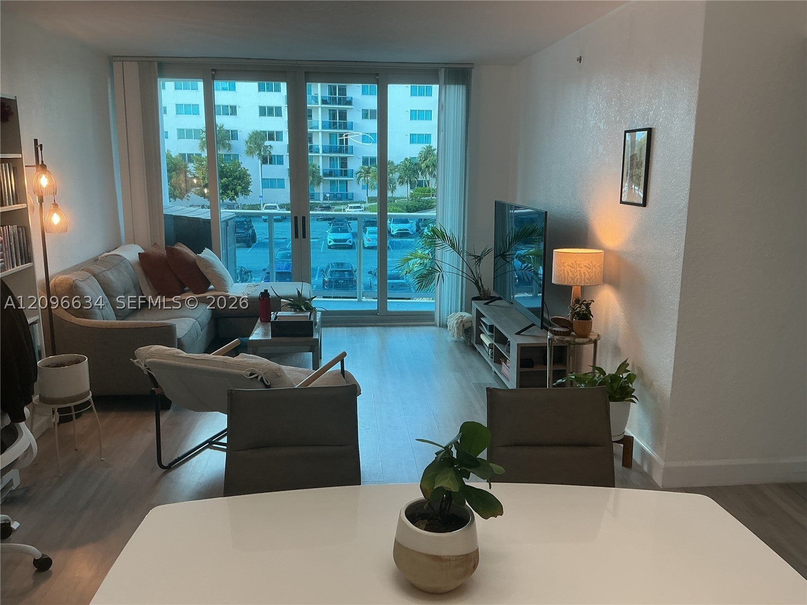 7501 E Treasure Dr 2L
